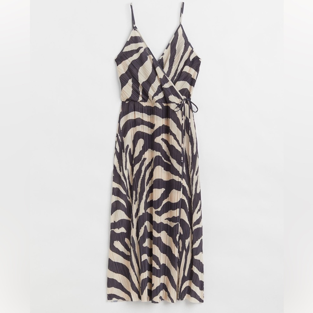 H&M Light beige/zebra print Pleated Dress